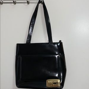 Gucci vintage Pantent leather gold emblem bag